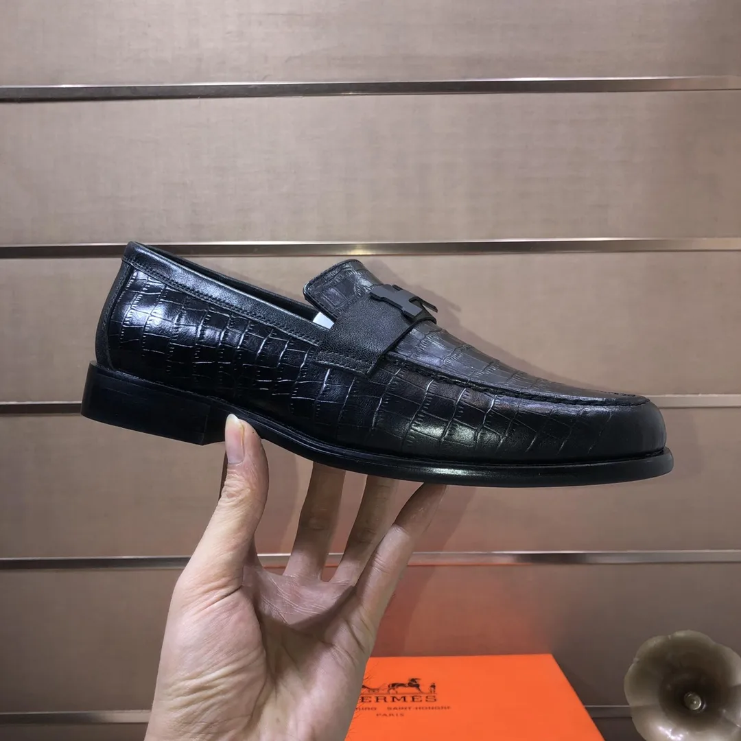 Men's shoes💰460💰[HERMES] (sheepskin lining)🍀Italian top luxury🍀He does not pursue novel styles and gorgeous colors, but attracts the favor of successful men with his flawless, elegant and classic style. Formal leather shoes This very comfortable, simple and stable style allows you to easily match any style! The pattern is absolutely 1:1 refined from the original case, and we strive for excellence in materials, imported cowhide + sheepskin lining💪💪💪extraordinary texture👍! .Black Brown Size: 38-45 (45 customized)